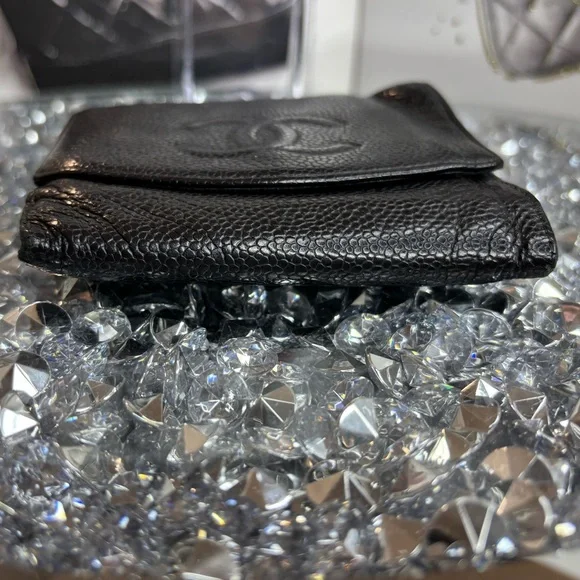 Chanel IMPERFECT CC compact bifold wallet in black caviar leather GUC - Picture 10 of 12